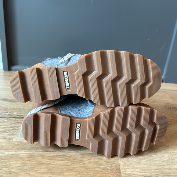 Sorel • Joan of Arctic Boots • Taffy/Gum - Picture 4 of 4